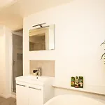 Apartment Beautiful Converted One Bedroom *