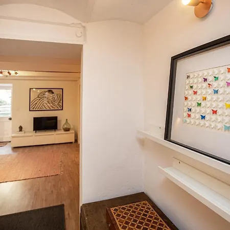 Beautiful Converted One Bedroom Appartamento