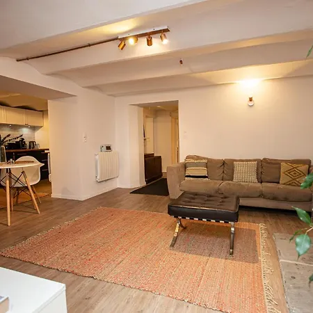 Beautiful Converted One Bedroom * Carcassonne