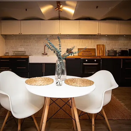 Beautiful Converted One Bedroom 卡尔卡松