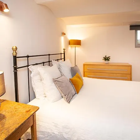 Beautiful Converted One Bedroom * 卡尔卡松