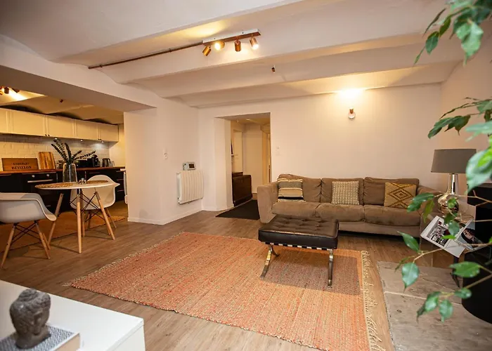 Beautiful Converted One Bedroom * カルカソンヌ